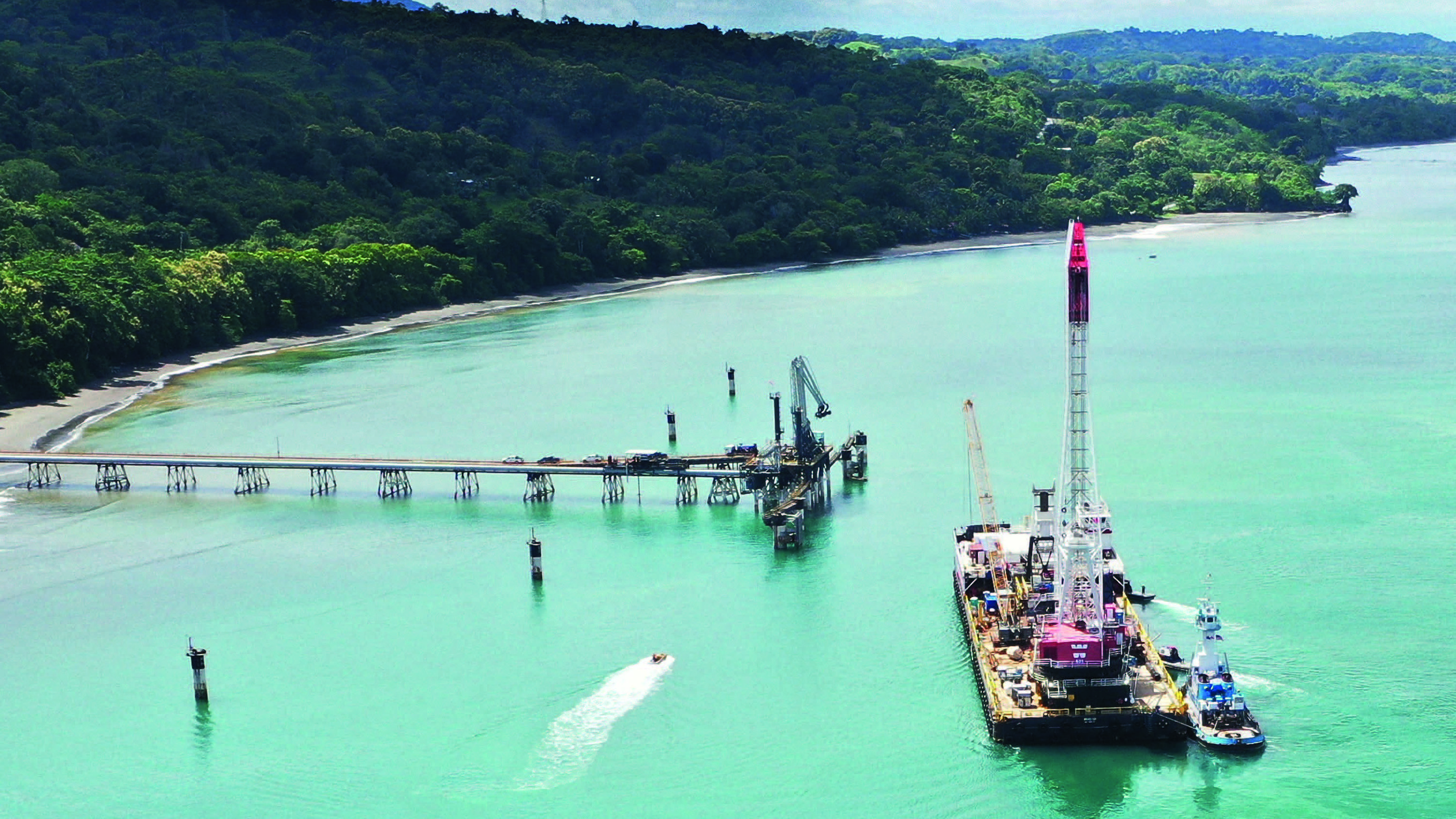 _01_HERO_Petroterminal_Aerial view of the Charco Azul terminal and Weeks 531 Barge
