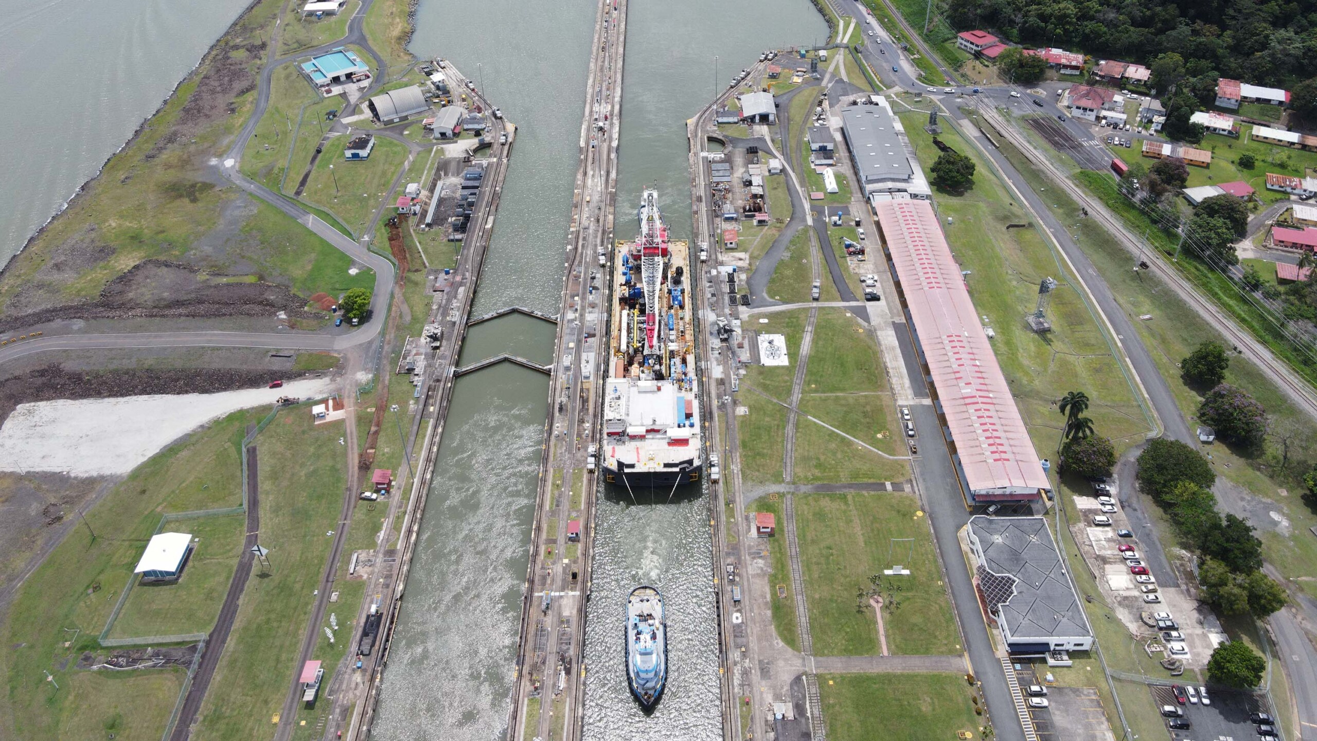 WEEKS DE PANAMA W531 TUG COMET 0431 Edit TS